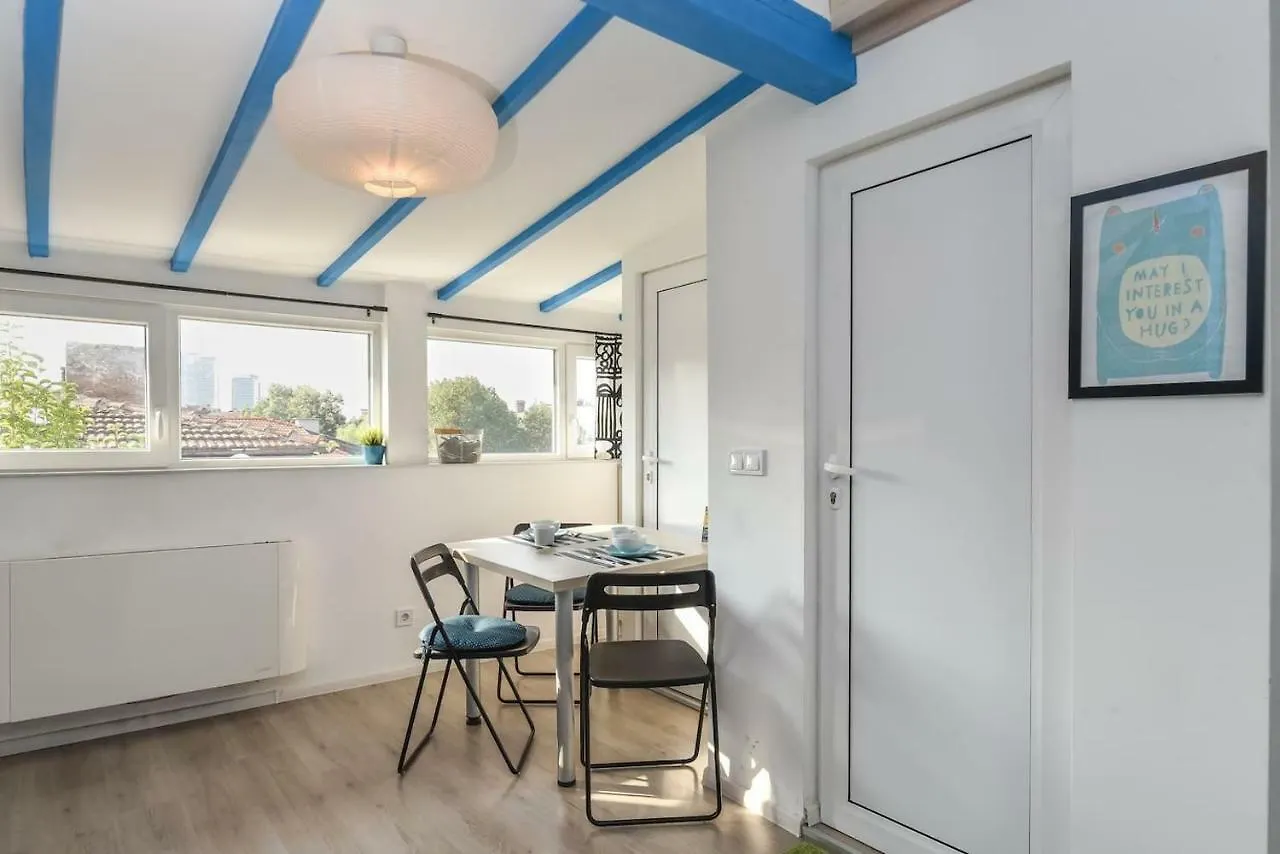 Apartment The Ivy House - A Cozy Attic Near The City Center By Flat Mаnager Sofia