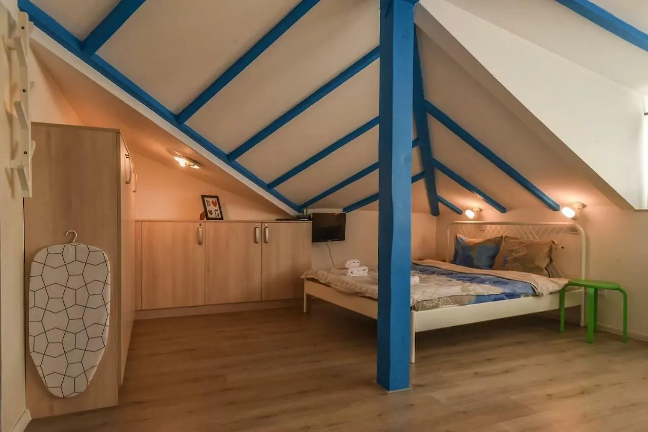 Appartamento The Ivy House - A Cozy Attic Near The City Center By Flat Mаnager Sofia Bulgaria