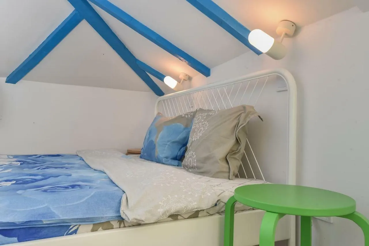 Apartment The Ivy House - A Cozy Attic Near The City Center By Flat Mаnager Sofia