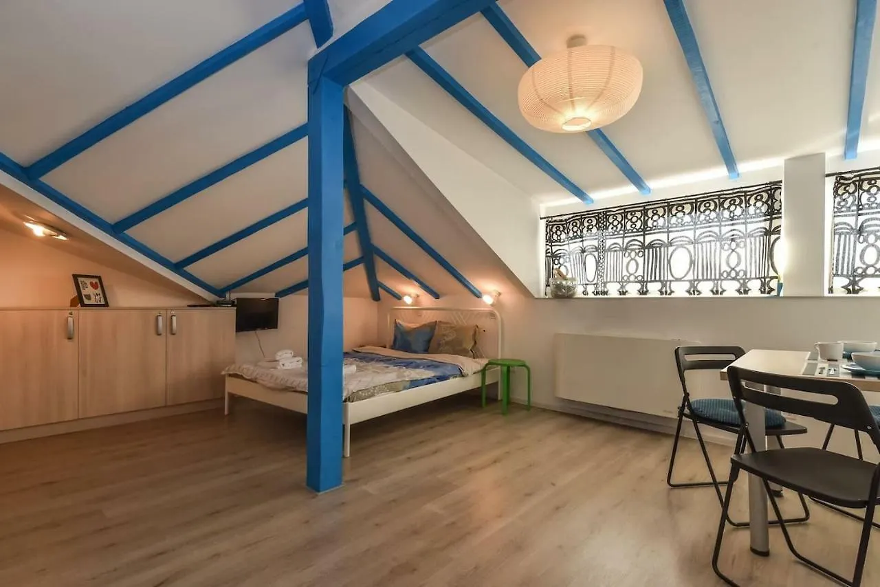The Ivy House - A Cozy Attic Near The City Center By Flat Mаnager Sofia Apartment