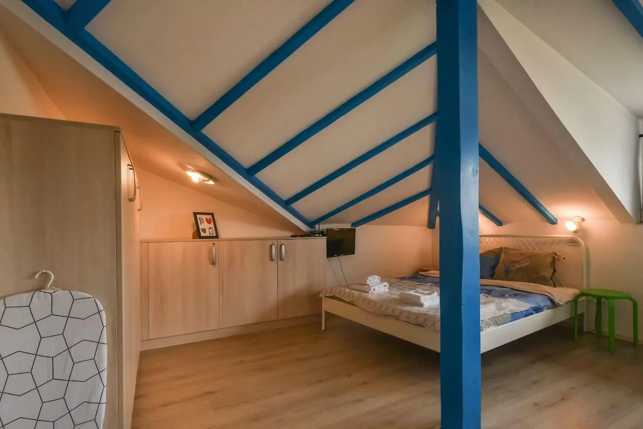 The Ivy House - A Cozy Attic Near The City Center By Flat Mаnager صوفيا
